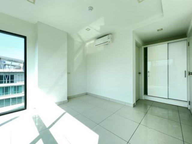 Siam Oriental Plaza 2-B Condo For Sale