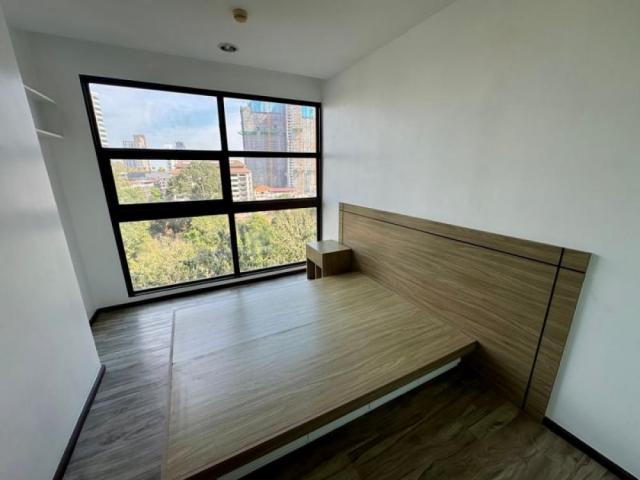 Treetops 1-Bedroom City View Condo / Vybavený byt s 1 ložnicí a výhledem na město