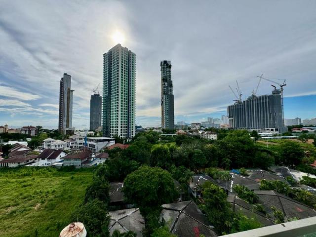 Studio with Sea and City Views / Vybavené studio s výhledem na moře a město