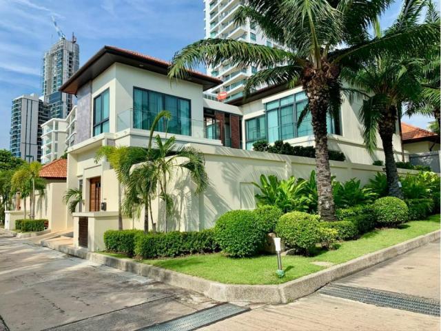 Luxury Pool Villa for Sale at Majestic Residence