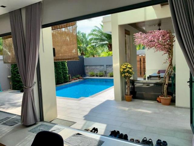 Luxury Pool Villa for Sale at Majestic Residence