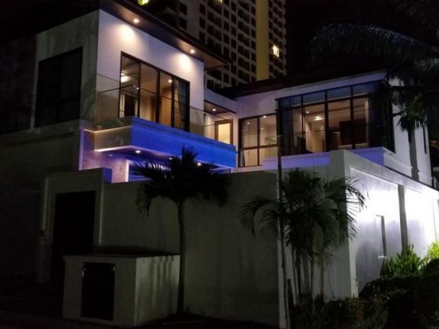 Luxury Pool Villa for Sale at Majestic Residence